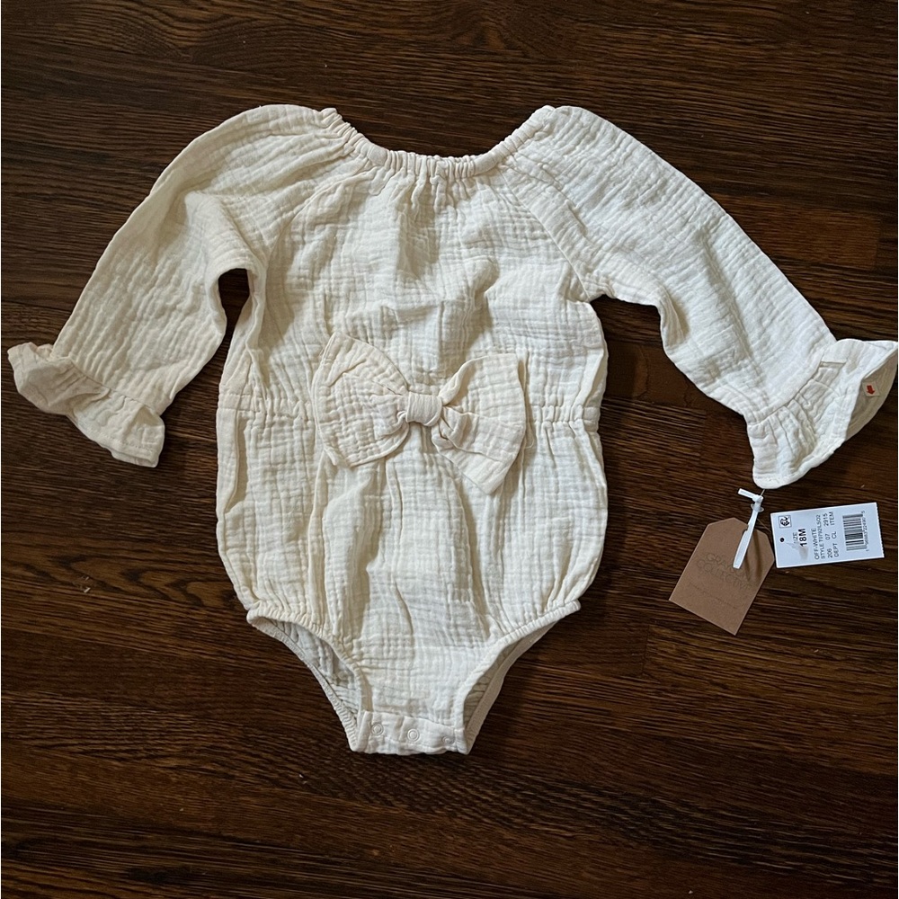 BNWT Grayson collective 100% cotton gauze cream romper